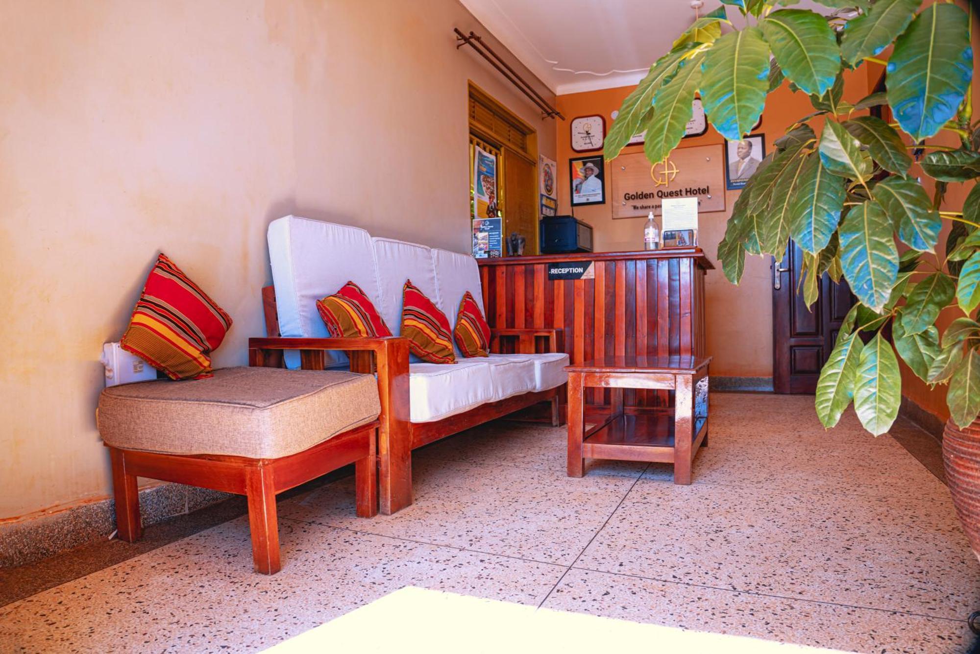 Golden Quest Hotel Entebbe Eksteriør billede